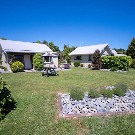 Blue Thistle Cottages Te Anau Dış mekan fotoğraf