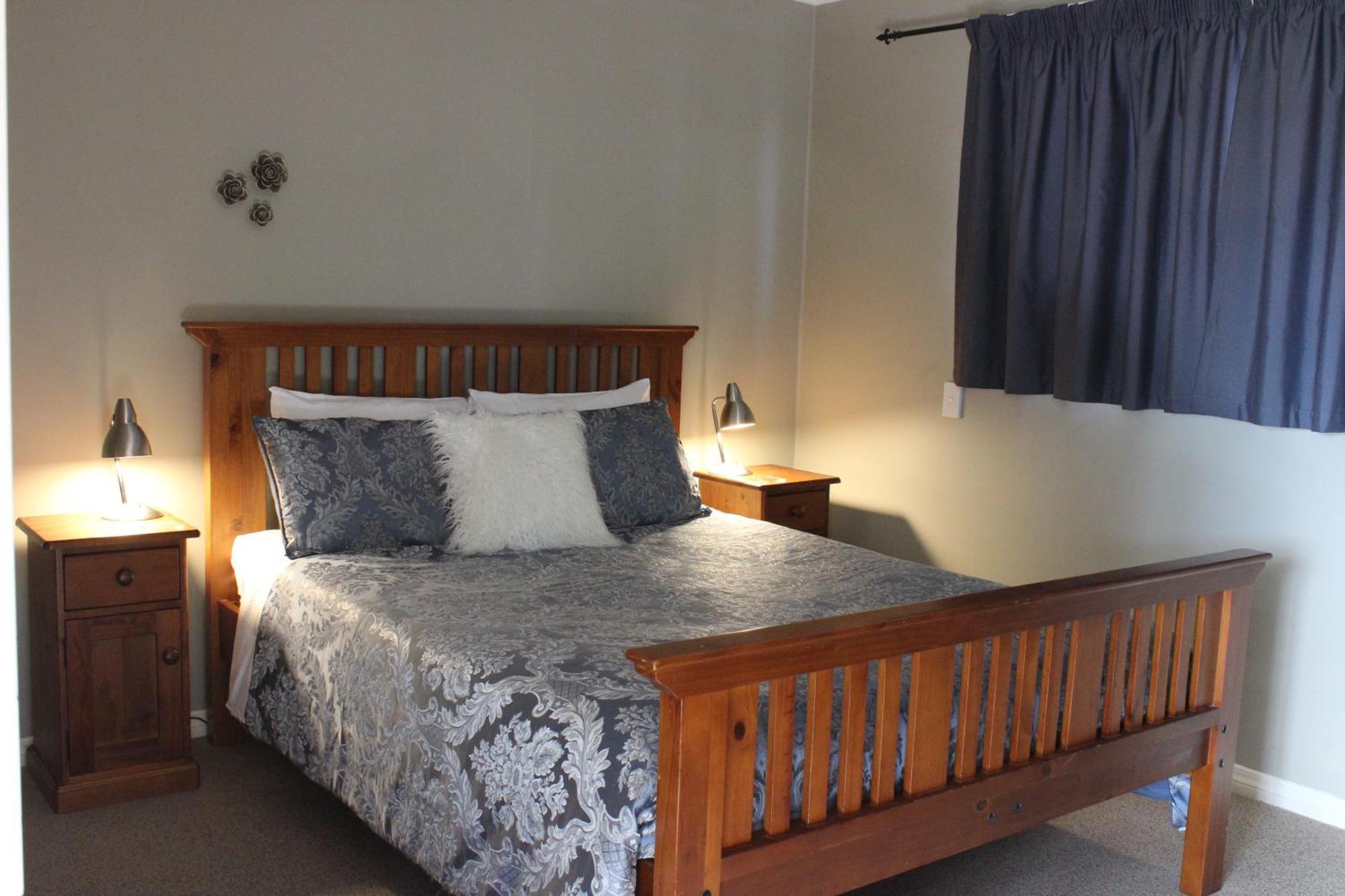 Blue Thistle Cottages Te Anau Dış mekan fotoğraf