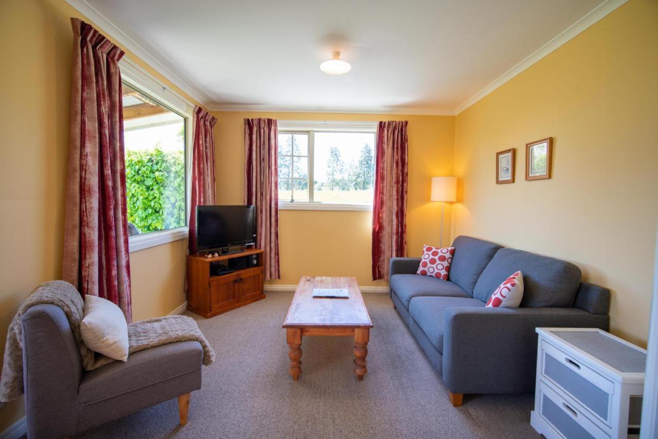 Blue Thistle Cottages Te Anau Dış mekan fotoğraf